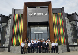 Yeni Azərbaycan Partiyasının üzvləri DOST İnklüziv İnkişaf və Yaradıcılıq Mərkəzinin "DOST Evi" filialı ilə tanış olublar