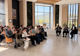 İsmayıllı “DOST Evi”nə Brayl əlifbası ilə çap edilmiş kitablar hədiyyə olunub